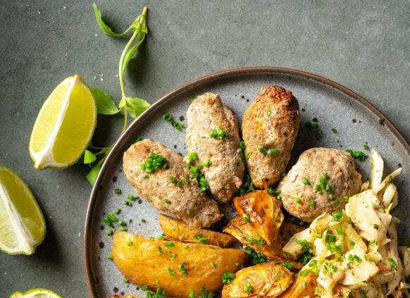 Ofenkartoffeln auf dem Teller