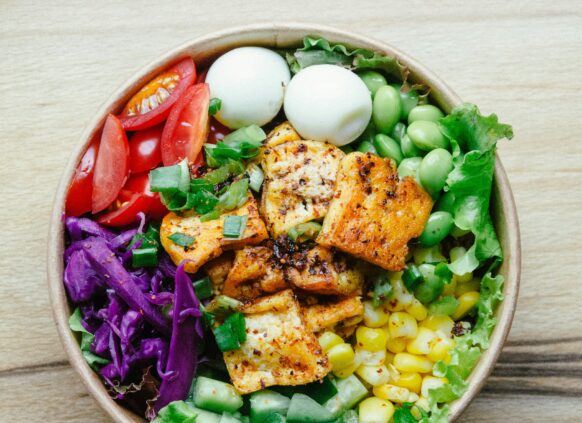 Gesunde Bowl mit Gemüse