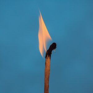 Streichholz auf Sparflamme