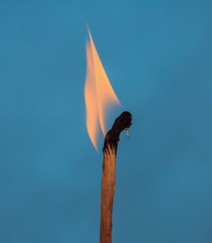 Streichholz auf Sparflamme