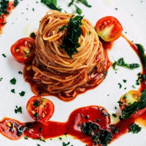 Pasta mit Tomatensauce.