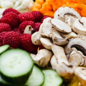 Geschnittenes Obst und Gemüse