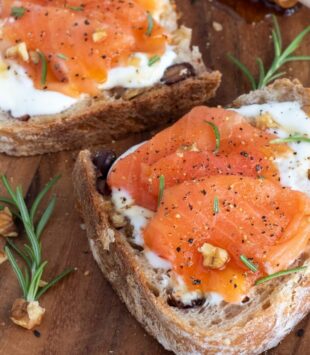 Brot mit Lachs