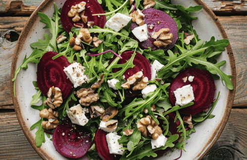 Rucola-Salat mit gerösteter roter Bete & Feta
