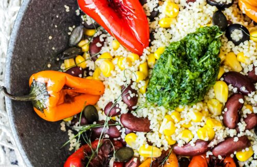 Couscous Salat mit gebratener Mini Paprika und Gemüse.