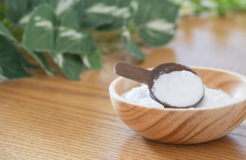 natron in einer holzschale