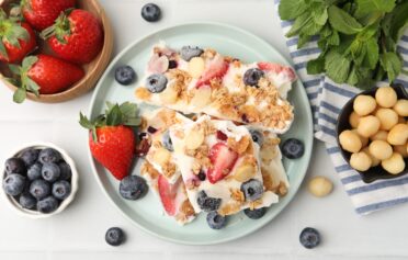 Gefrorene Joghurt-Beeren-Bites