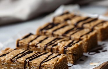 Selbstgemachte Proteinriegel (ohne Backen)