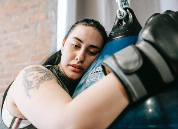 Woman boxing at the gym